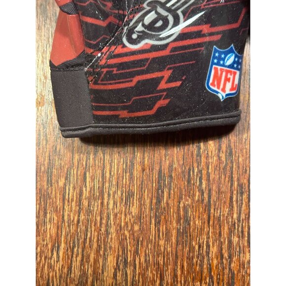 Tampa Bay Buccaneers NFL Team Logo Stretch Youth Receiver Gloves Black / Red - Picture 4 of 8